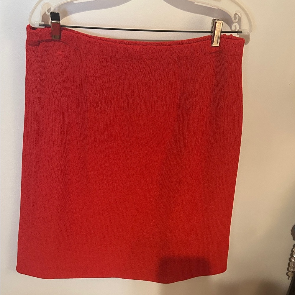 Chic Red and Black Women's Skirt Set - Picture 3 of 6